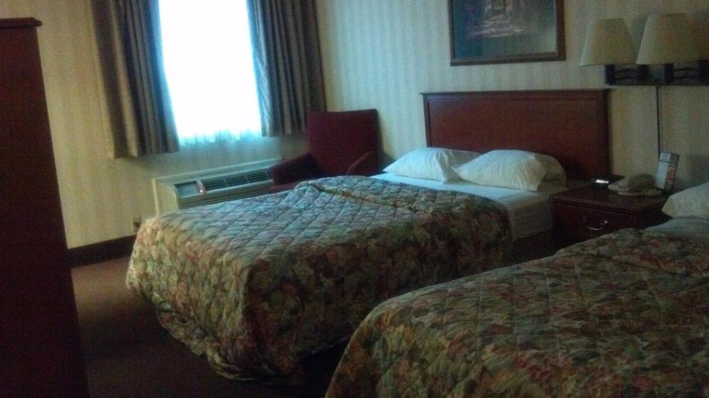 Garden Inn And Suites Kokomo Room photo